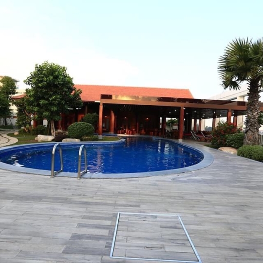 Thi công ốp đá nội thất và sân vườn